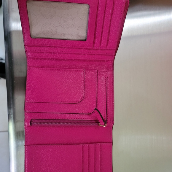 Fuschia Pink Michael Kors bag & wallet - Picture 3 of 10
